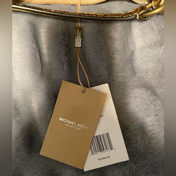 MK BUCKET BAG - Picture 6 of 8